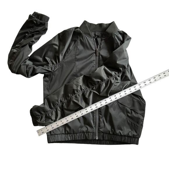 Lululemon EUC Above the Clouds Full Zip Stretch Glyde Bomber Evergreen Jacket 6 - Picture 7 of 10